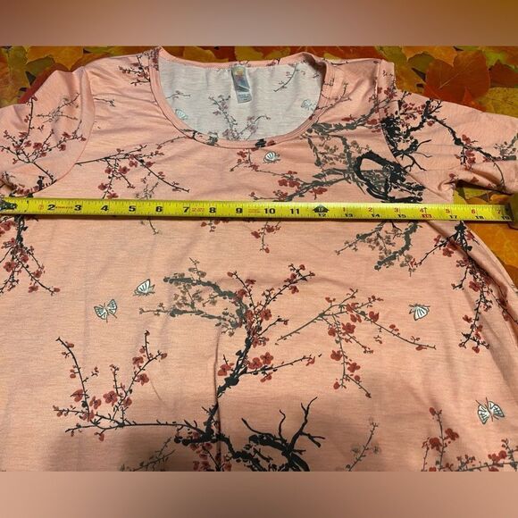 🌺3 for $30🌺LuLaRoe Long Flared T-shirt, Size XS. (S83) - Picture 3 of 5